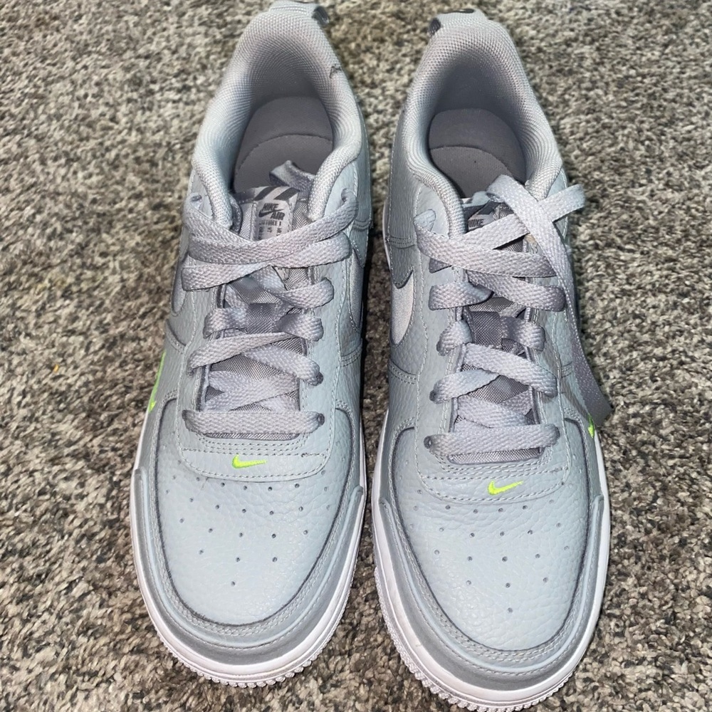 NIKE AIRFORCES